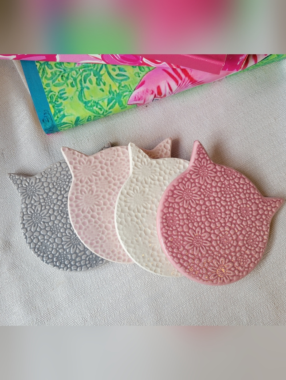 Floral Textured Cat-Shaped Ceramic Coasters - Pink, White, Blush, Gray